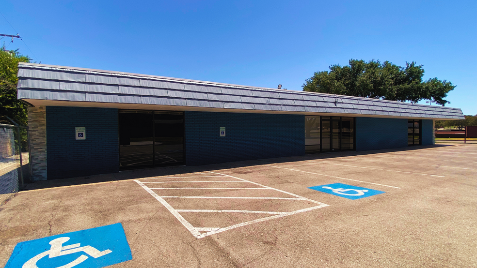 415 E Bolt St, Fort Worth, TX for lease - Building Photo - Image 3 of 5