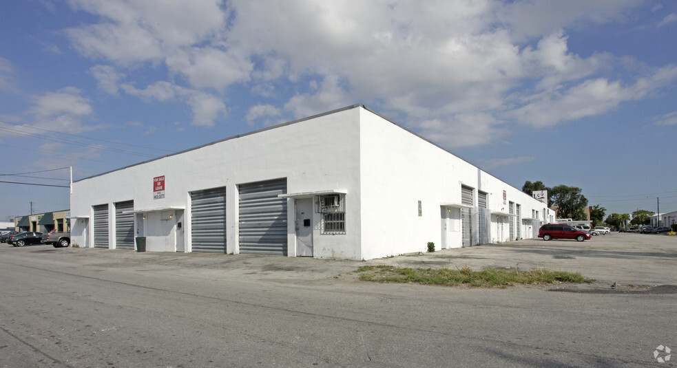 803 NW 7th Ter, Fort Lauderdale, FL for lease - Primary Photo - Image 1 of 12