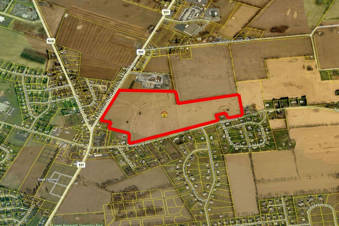 Newburg Rd, Nazareth, PA 18064