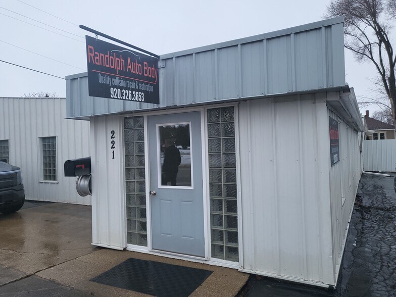 221 S Columbus St, Randolph, WI for sale - Primary Photo - Image 1 of 1