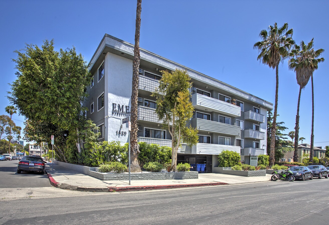 1420 N Mansfield Ave, Los Angeles, CA 90028