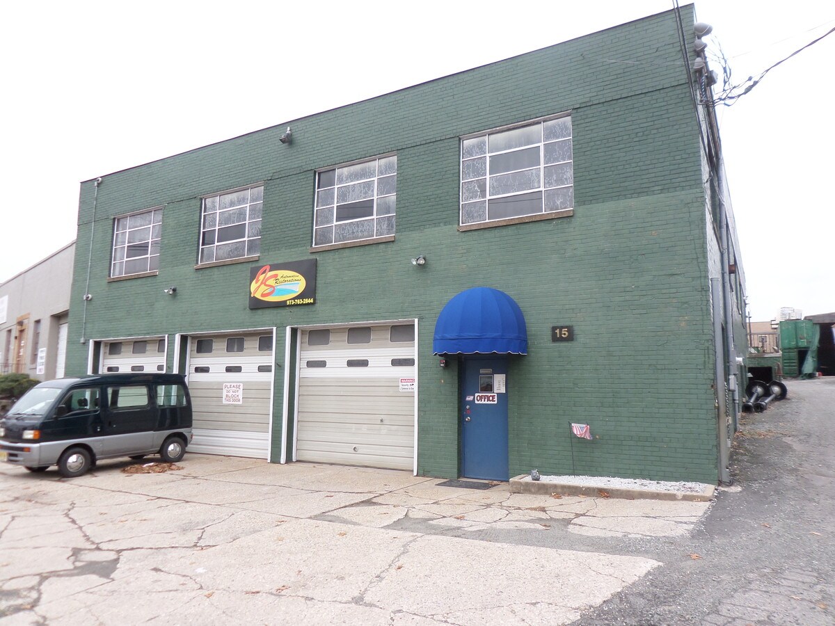 1315 Newark Way, Maplewood, NJ 07040