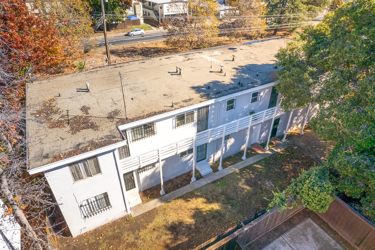 9301 Bancroft Ave, Oakland, CA 94603 8.75 Current Cap & 8.26 Current