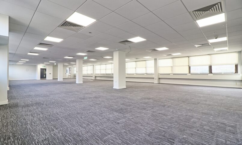 Church Walk, Basildon for lease Interior Photo- Image 1 of 22