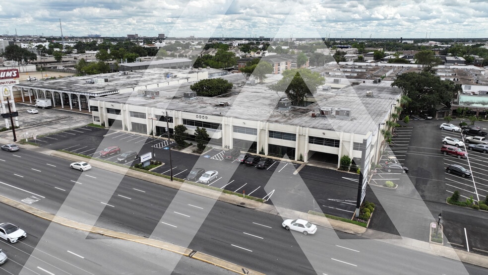 5959 Westheimer Rd, Houston, TX for lease - Building Photo - Image 3 of 9