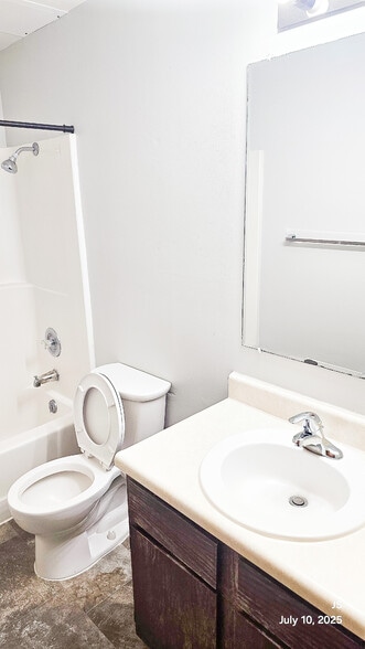 1624 Garfield St, Lincoln, NE for sale - Interior Photo - Image 3 of 5