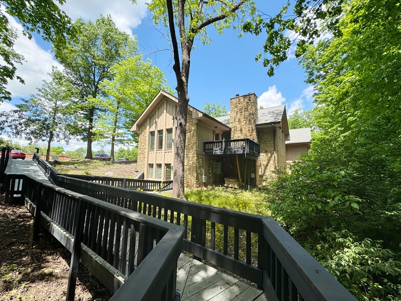 6350 N Shadeland Ave, Indianapolis, IN for lease - Building Photo - Image 2 of 7