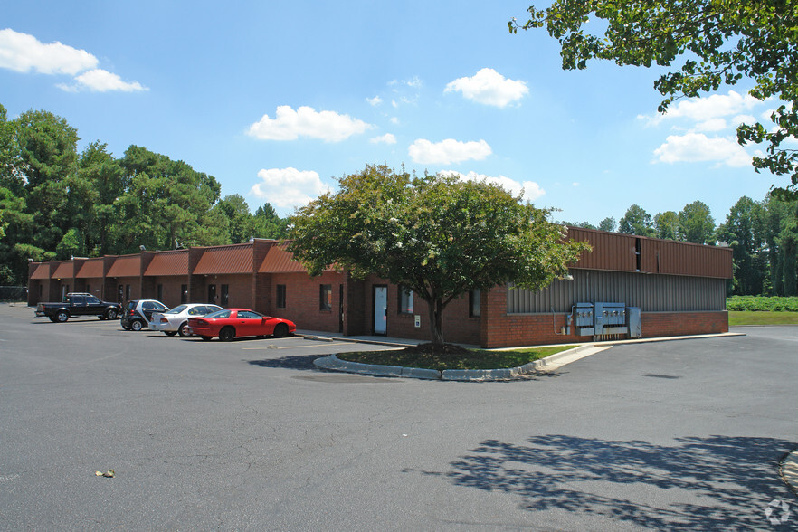 4742 Hammermill Rd, Tucker, GA for lease - Building Photo - Image 1 of 18