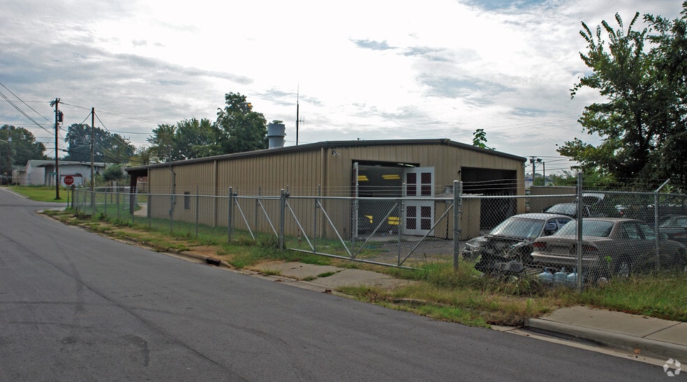 2700 Midland Ave, Charlotte, NC for sale - Building Photo - Image 2 of 3