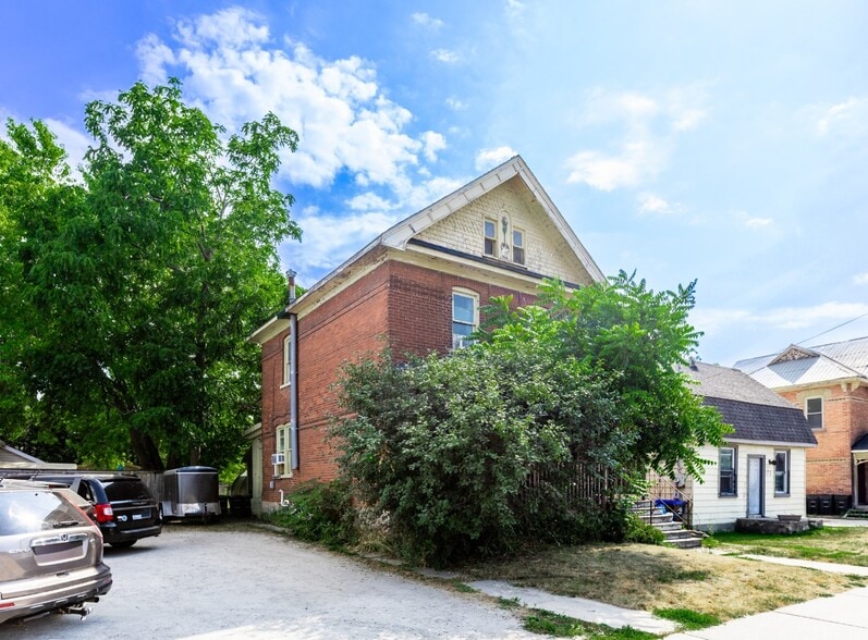 160-180 First St portfolio of 5 properties for sale on LoopNet.com - Building Photo - Image 3 of 40