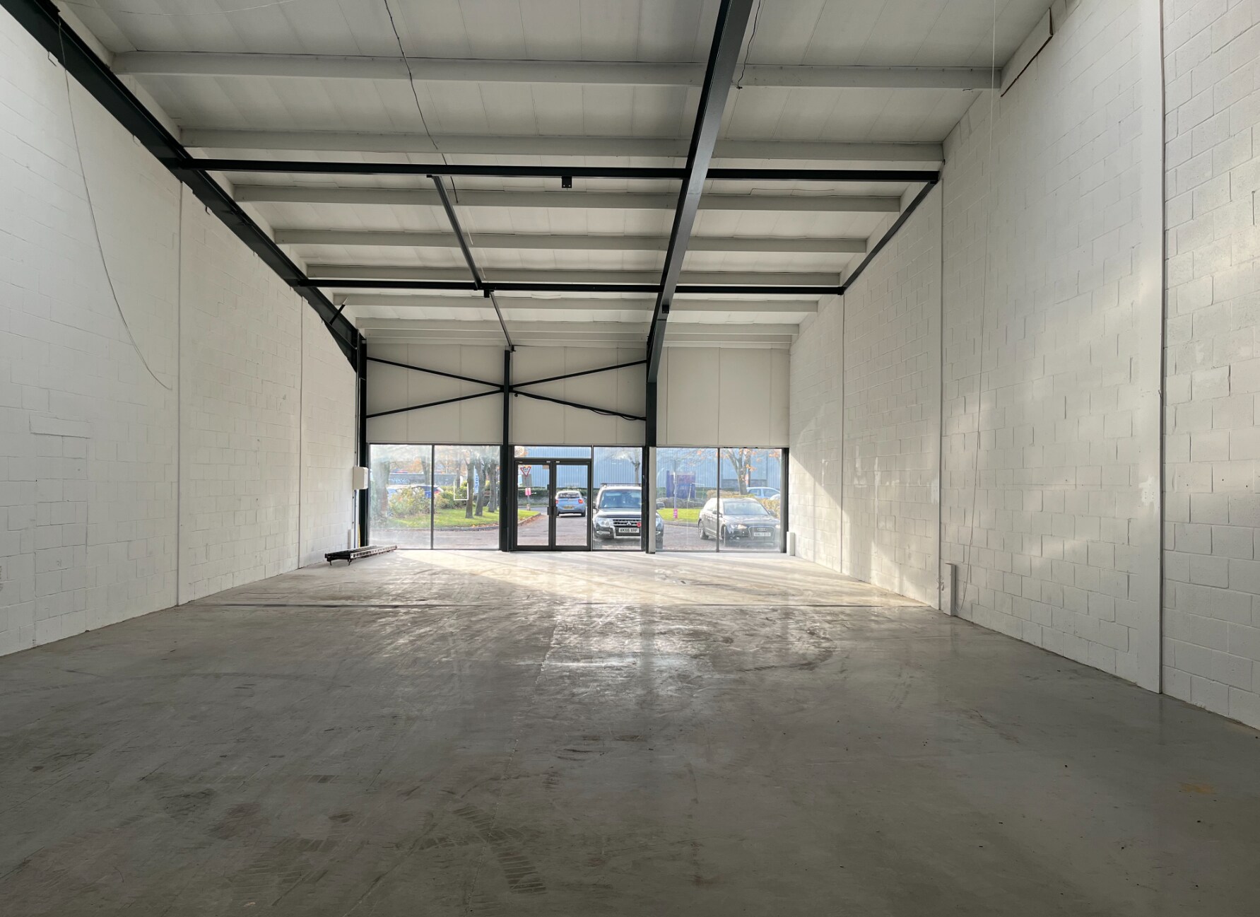 Erica Rd, Milton Keynes for lease Interior Photo- Image 1 of 2