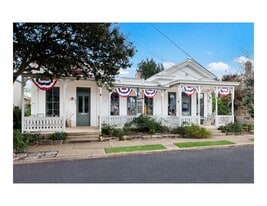 632-636 High St, Comfort TX - Pub