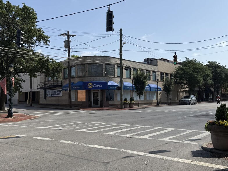 2016 Madison Rd, Cincinnati, OH for lease - Building Photo - Image 1 of 11