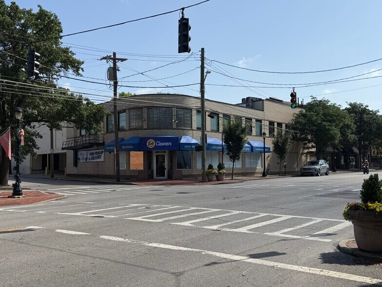 2016 Madison Rd, Cincinnati, OH for lease - Building Photo - Image 2 of 5