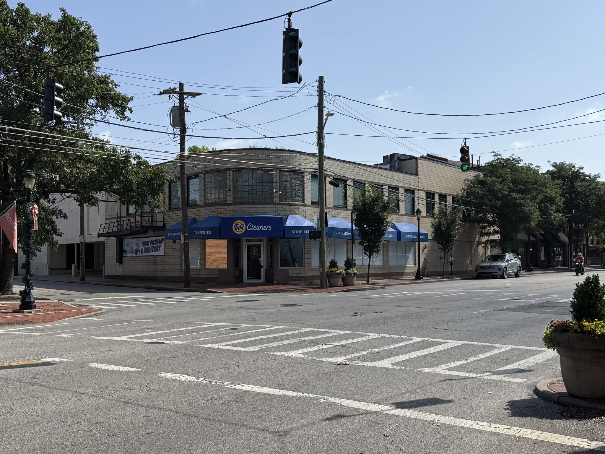 2016 Madison Rd, Cincinnati, OH for lease Building Photo- Image 1 of 12