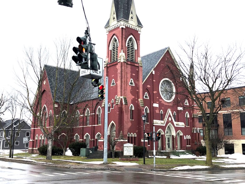 94 S Main St, Fairport, NY for sale - Building Photo - Image 1 of 1