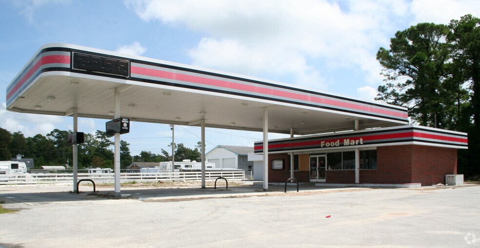 1078 Cedar Point Blvd, Cedar Point, NC for sale - Primary Photo - Image 1 of 1