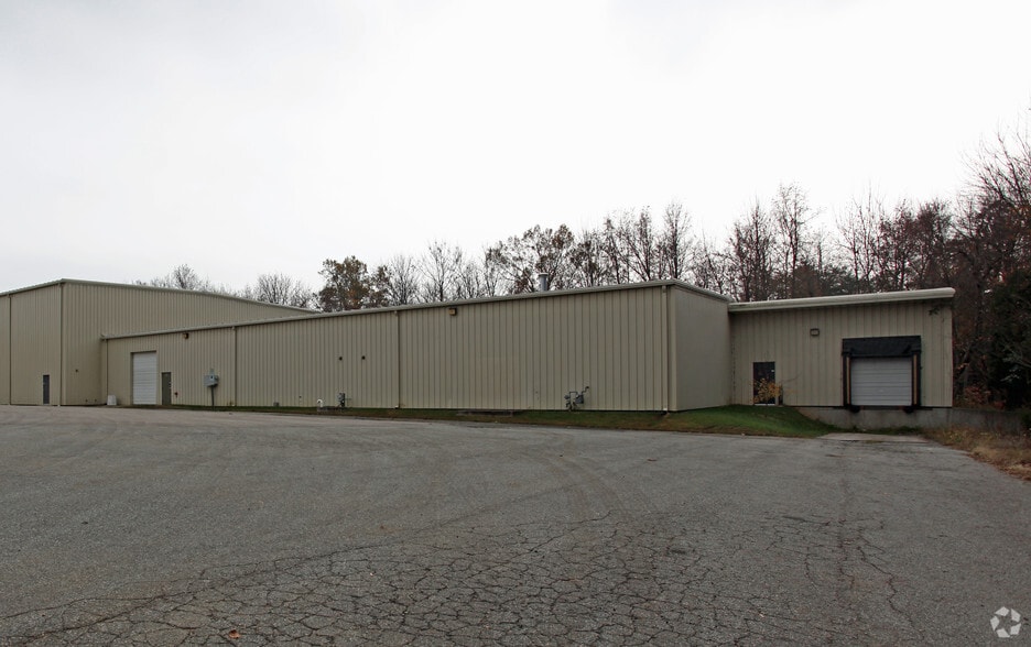 7609D Canoe Rd, Greensboro, NC for sale - Building Photo - Image 2 of 2