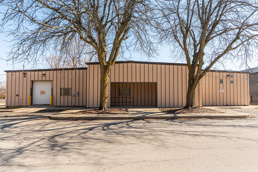 520 N Maple St, Sycamore, IL for sale - Building Photo - Image 1 of 1