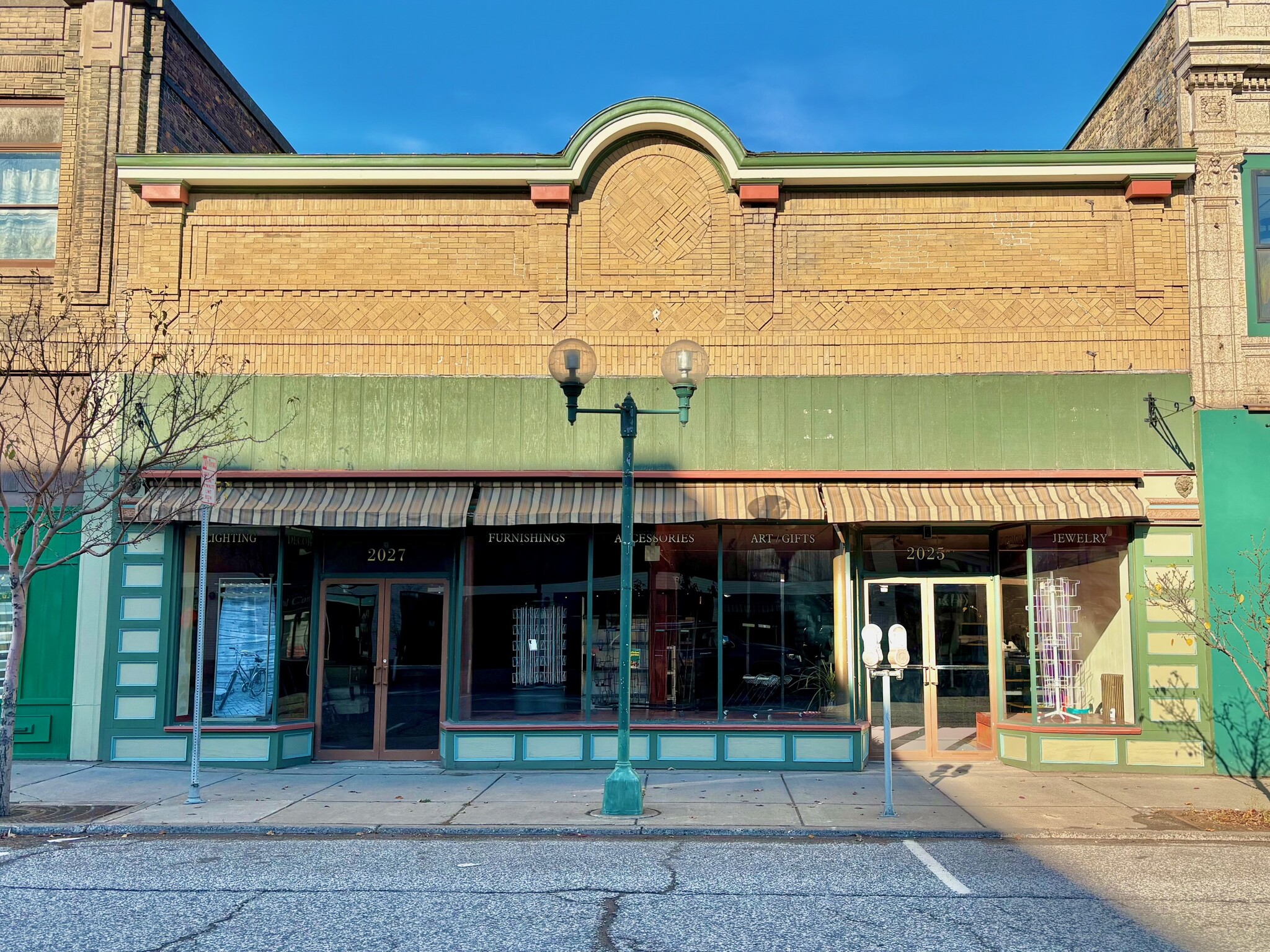 2027 W Superior St, Duluth, MN for lease Building Photo- Image 1 of 6