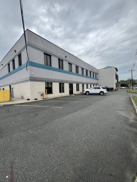 255 Route 3, Secaucus, NJ for lease - Building Photo - Image 1 of 2