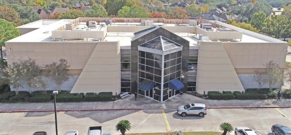 14111 Southwest Fwy, Sugar Land, TX for lease - Building Photo - Image 3 of 12