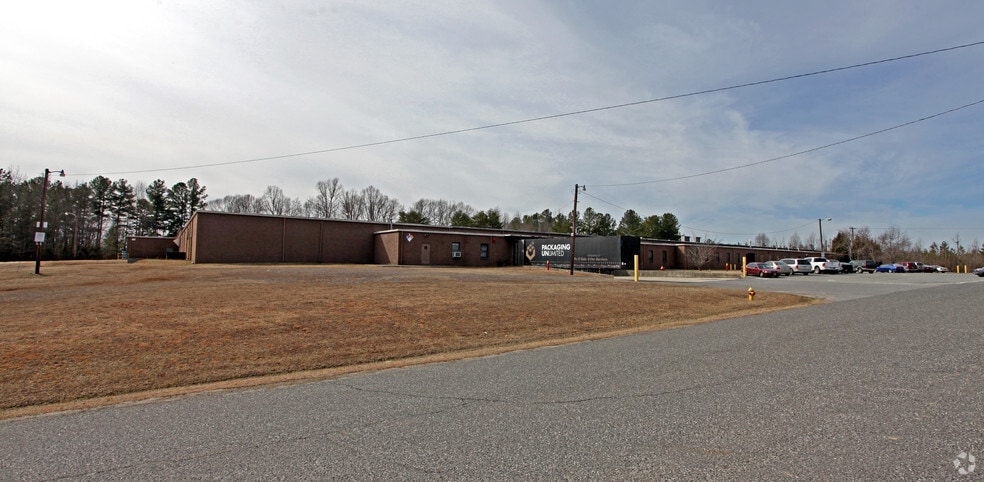 129 Legionaire Dr, Lincolnton, NC for lease - Building Photo - Image 3 of 10