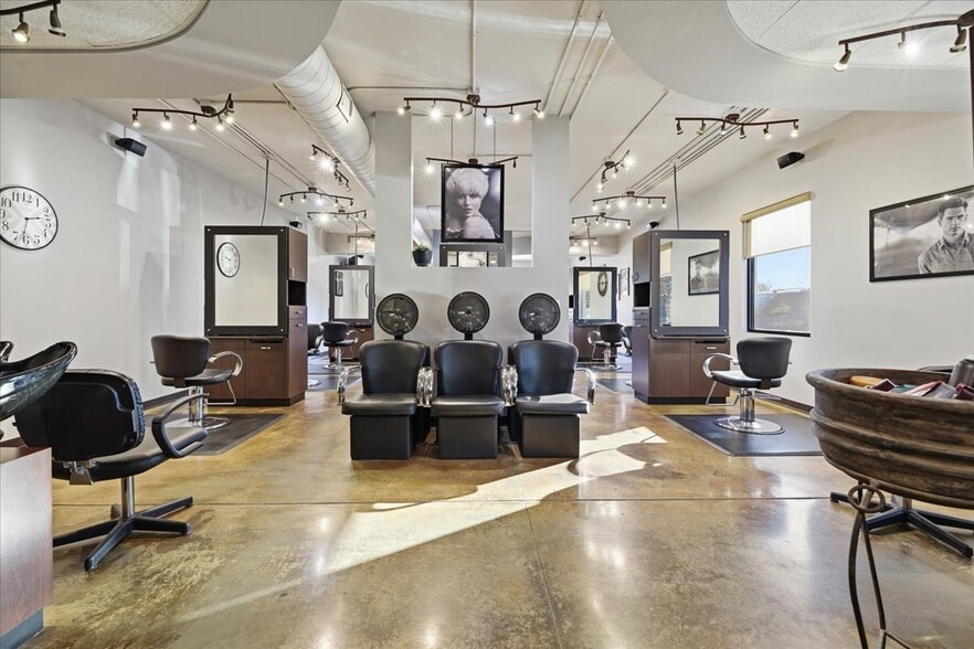 1860 Madison Ave, Council Bluffs, IA for sale - Building Photo - Image 3 of 8