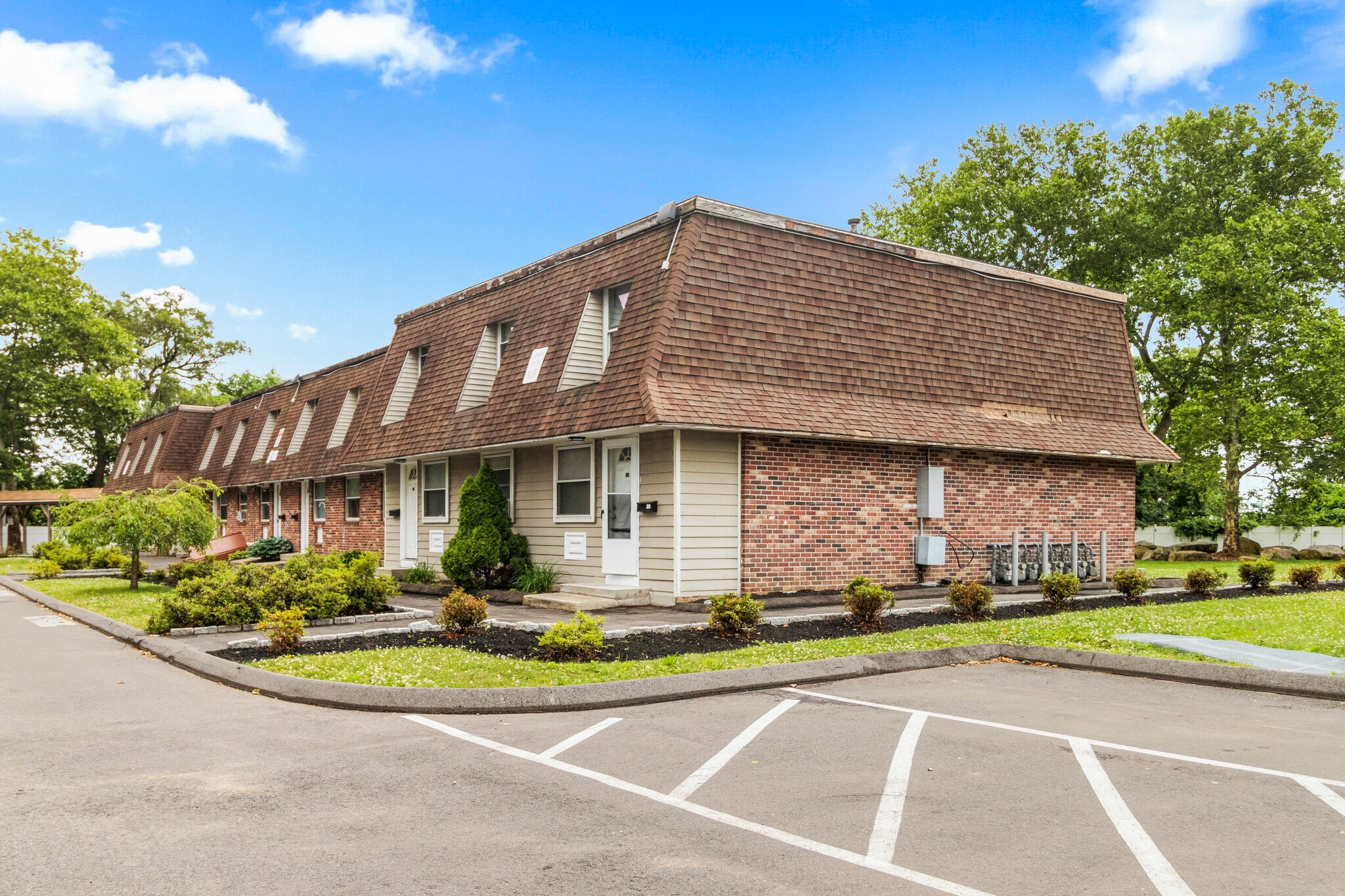 Bridgeport 148 Portfolio portfolio of 4 properties for sale on LoopNet.com Building Photo- Image 1 of 31