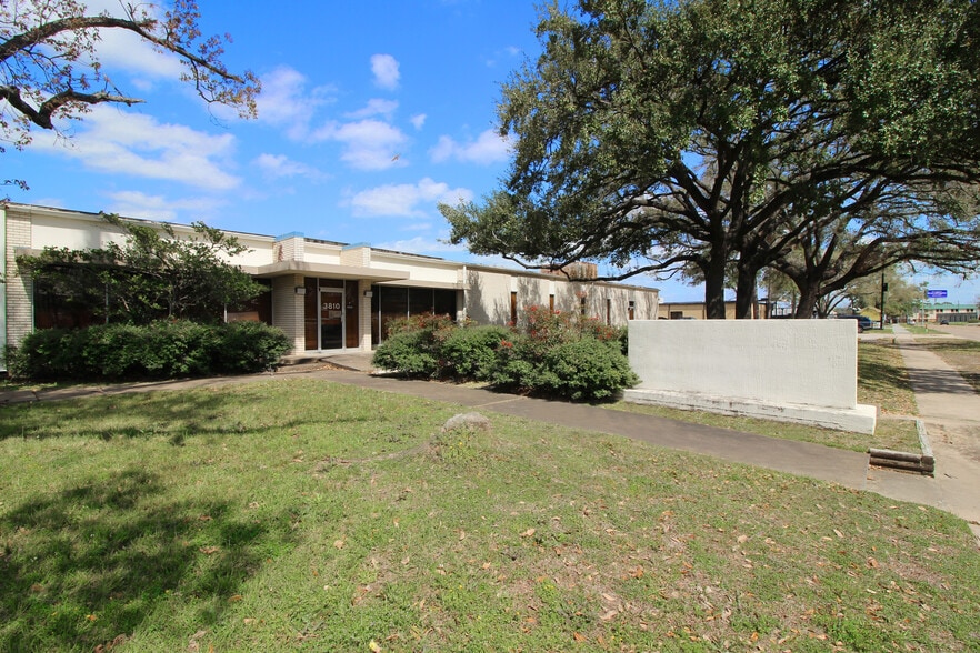 3810 Dacoma St, Houston, TX for lease - Building Photo - Image 2 of 4