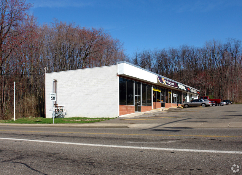 322-332 Darrow Rd, Akron, OH for lease - Building Photo - Image 3 of 4