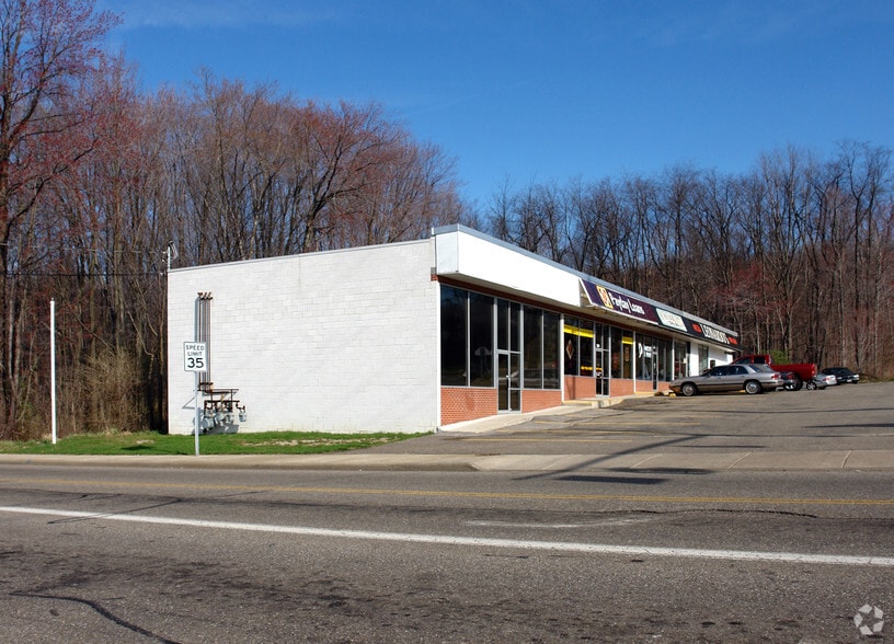 326-332 Darrow Rd, Akron, OH for lease - Building Photo - Image 3 of 4