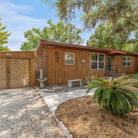 8456 W Miss Maggie Dr, Homosassa, FL for sale - Primary Photo - Image 1 of 6