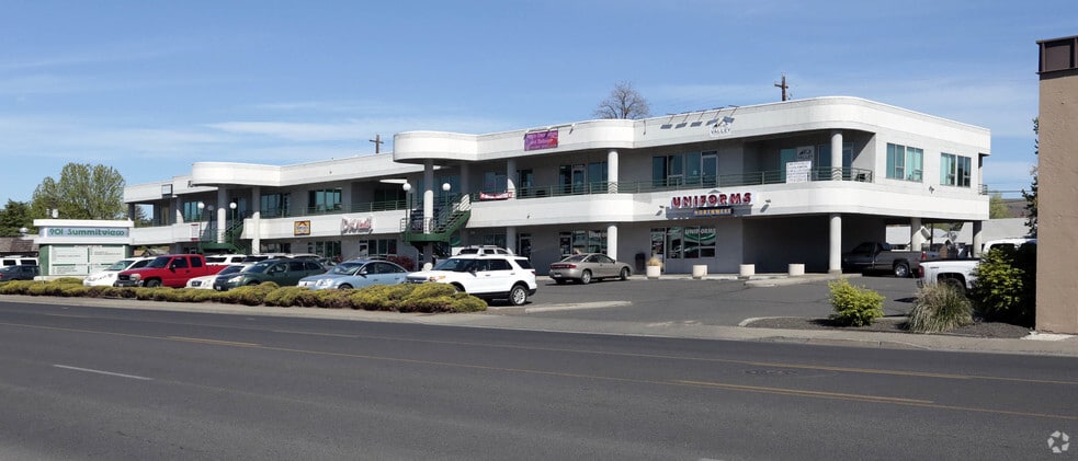 901 Summitview Ave, Yakima, WA for lease - Building Photo - Image 2 of 3
