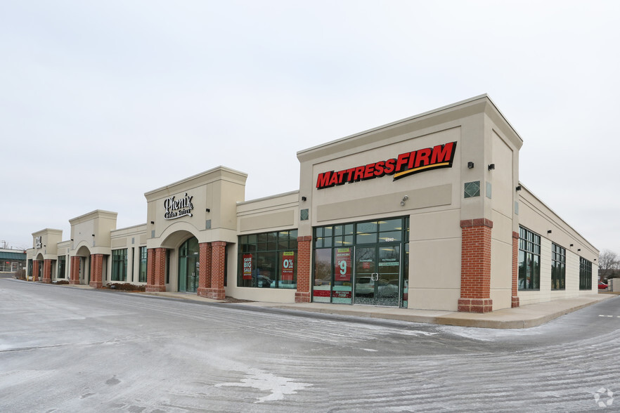 4820-4860 S 76th St, Greenfield, WI for lease - Primary Photo - Image 1 of 10