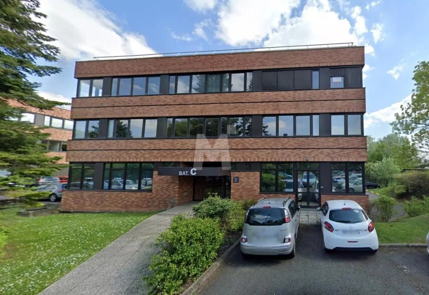Office in Verrières-le-Buisson for lease - Building Photo - Image 1 of 8