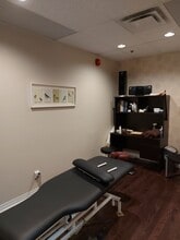 1107 Lorne Park Rd, Mississauga, ON for lease Interior Photo- Image 2 of 4