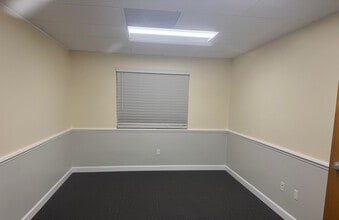 6361 Presidential Ct, Fort Myers, FL for lease Interior Photo- Image 2 of 2