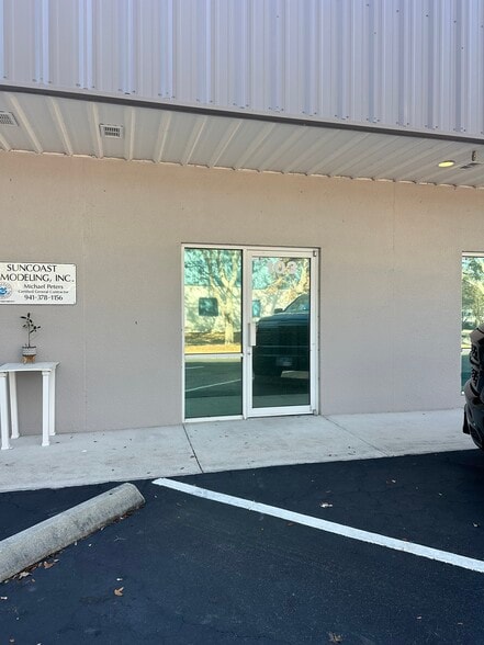 1891 Porter Lake Dr, Sarasota, FL for sale - Building Photo - Image 2 of 12