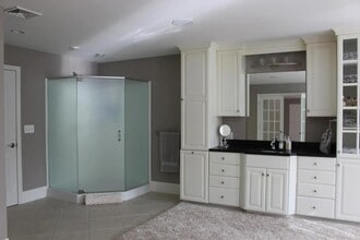 1376 US Route 1, Cape Neddick, ME for lease Interior Photo- Image 2 of 21