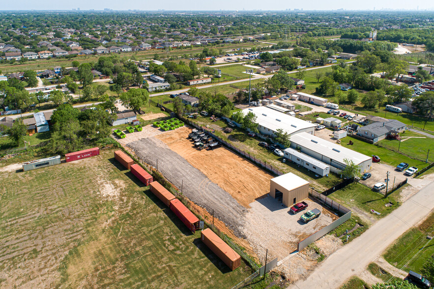 15616 Ennis, Sugar Land, TX for lease - Aerial - Image 3 of 43