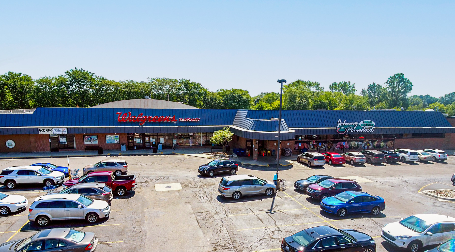 32902-32930 Middlebelt Rd, Farmington Hills, MI for lease Building Photo- Image 1 of 5