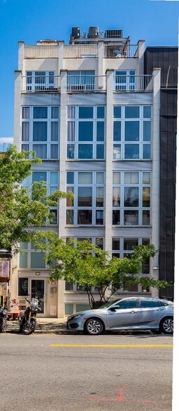 161 Roebling St, Brooklyn, NY for sale - Building Photo - Image 1 of 9