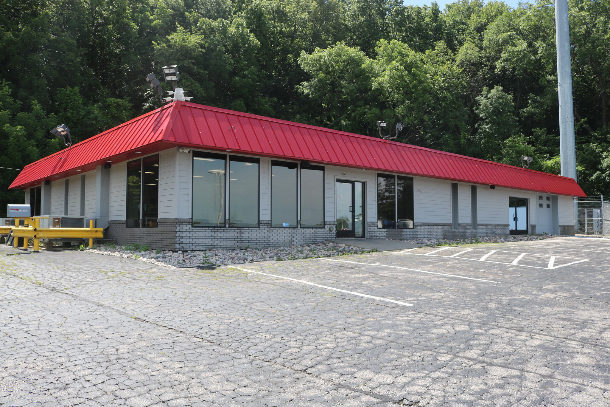 N3020 State Road 16, La Crosse, WI for sale Building Photo- Image 1 of 12