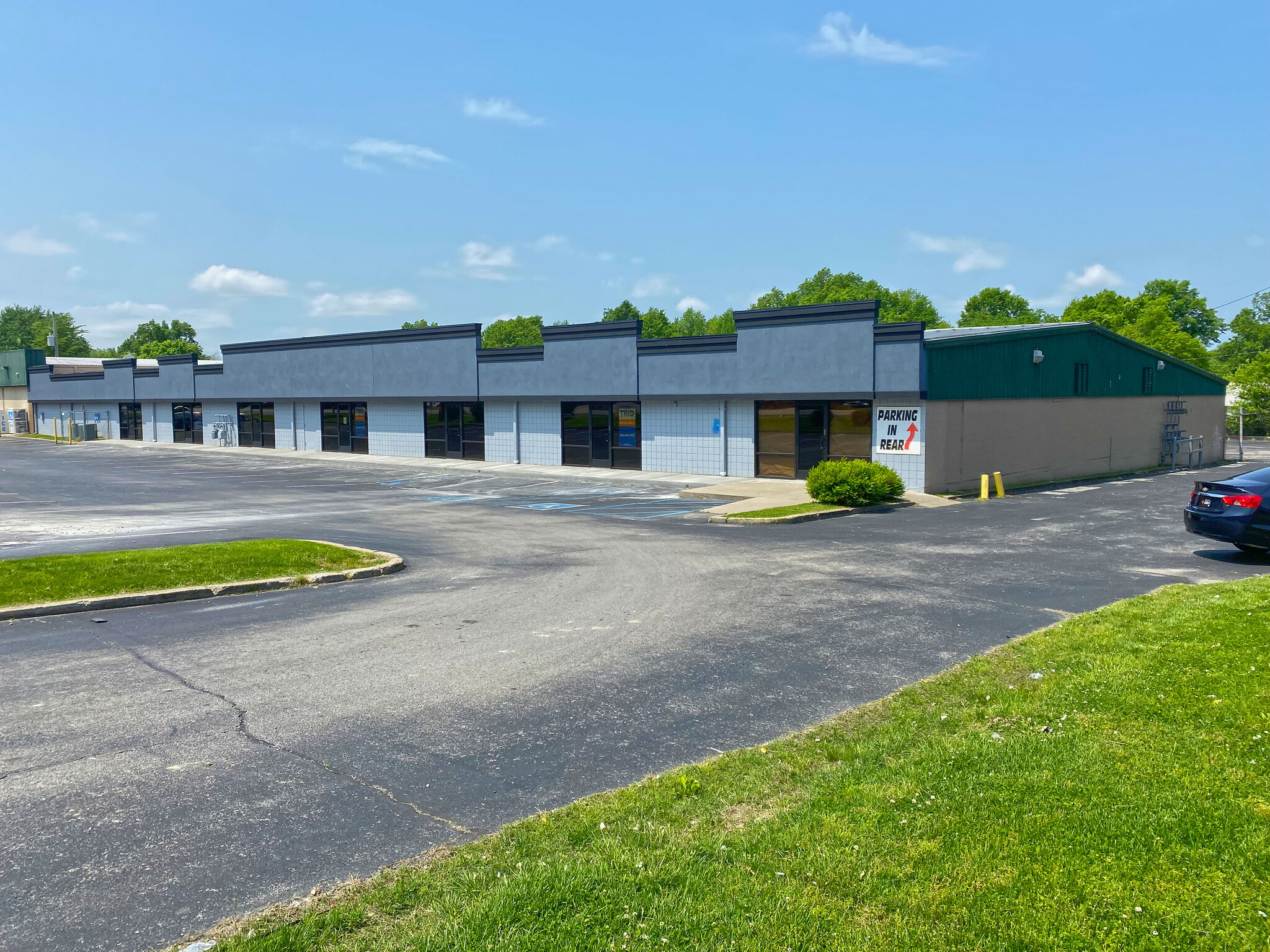 7846 Dixie Hwy, Louisville, KY for lease Building Photo- Image 1 of 6