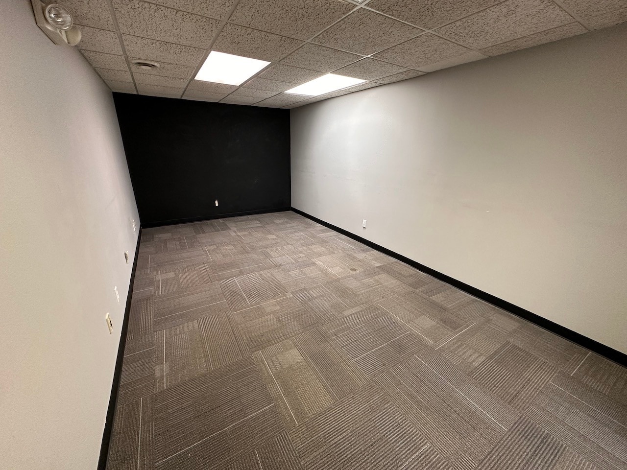 2335 Burton St Se, Grand Rapids, MI for lease Building Photo- Image 1 of 4