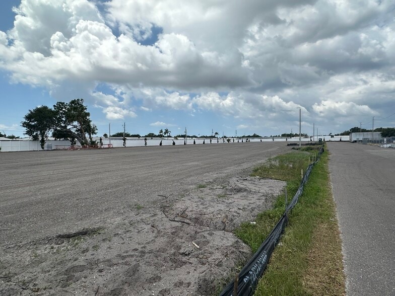 10280 US Hwy 19 N, Pinellas Park, FL for lease - Building Photo - Image 3 of 37