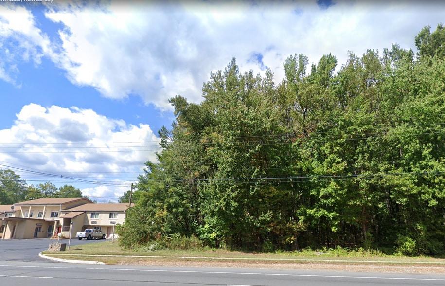 460 Route 130, East Windsor, NJ for lease - Building Photo - Image 3 of 5