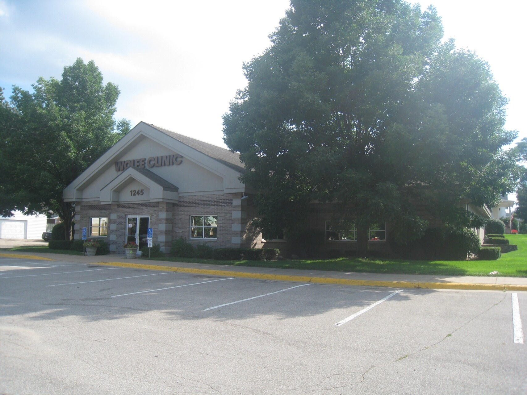 1245 2nd Ave SE, Cedar Rapids, IA for sale Primary Photo- Image 1 of 1