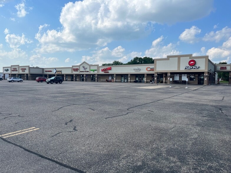 819 Phillips Blvd, Sauk City, WI for lease - Building Photo - Image 3 of 9